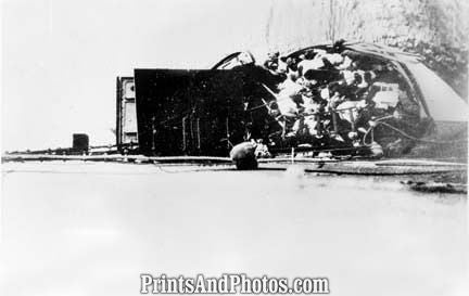 TITANIC Leaving on Last Voyage 1310