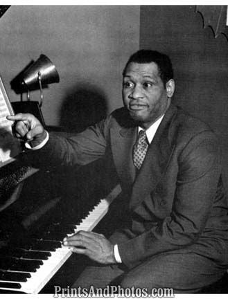 Paul Robeson at Piano 6947