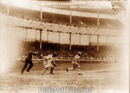 Yankees Joe DiMaggio Salute His Bat 7397