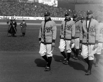 Yankees Joe DiMaggio Salute His Bat 7397