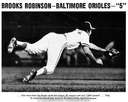 Orioles BROOKS ROBINSON Diving  0216