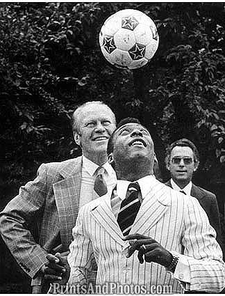 SOCCER Pele and President Ford  1035