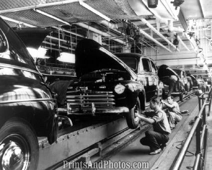 FORD MOTOR CO 40s Assembly Line 1336