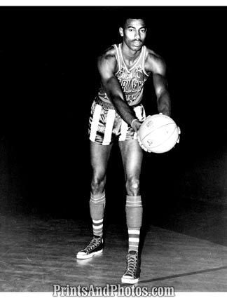 WILT CHAMBERLAIN Globetrotters  1377