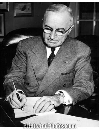 WWII Truman Orders Bombing JAPAN 2047