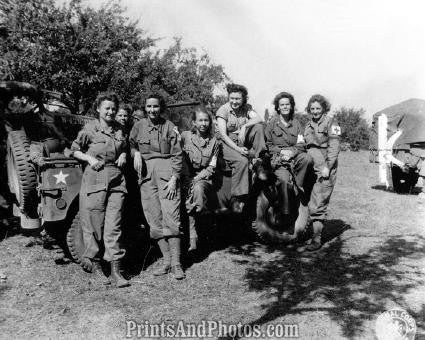 WWII  Women Troops WACS Jeep 2048