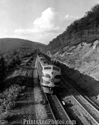 W B Erie Freight TRAIN 1950s  2410