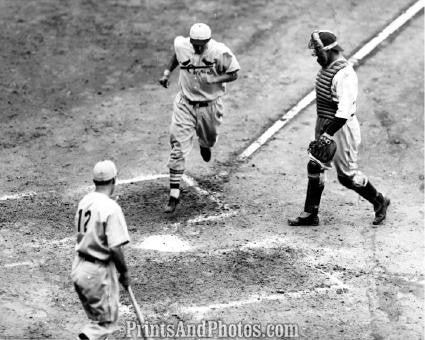 1934 Series CARDINALS Medwick  3106