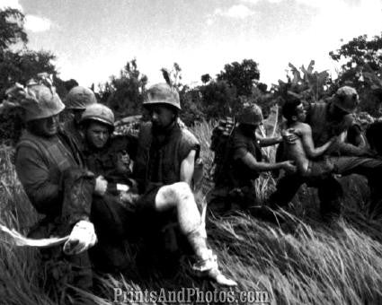 Vietnam Soldiers Carry Wounded  3201