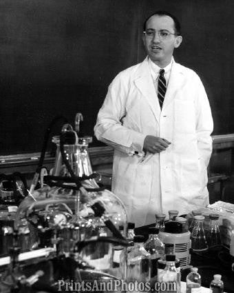 Dr Jonas E Salk Invented Polio Vaccine 3346