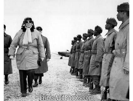 GEN DOUGLAS McARTHUR w/ troops  3353