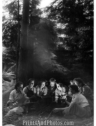WACS Campfire WWII ARMY  3504
