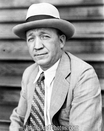 NOTRE DAME Knute Rockne Candid  3684