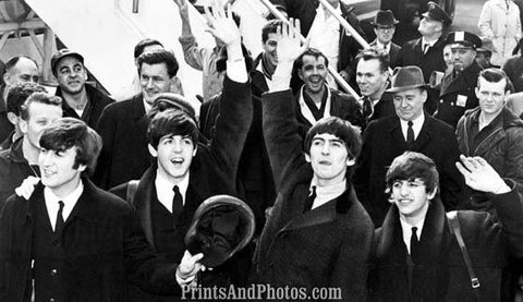 Beatles Arrive JFK  Lennon 3708