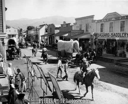 Hollywood Filming a Western  2 3922