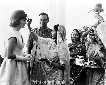 Jacqueline Kennedy in India  4627
