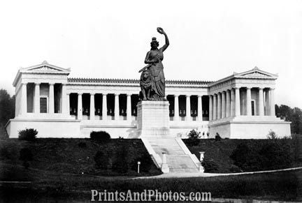 Munich Statue of Bavaria  5101