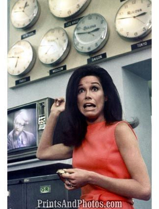 Actress Mary Tyler Moore  5592