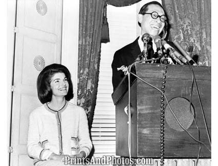 Jackie Kennedy IM Pei  5601