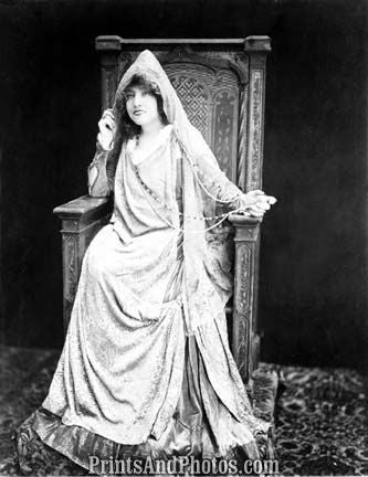 Sarah Bernhardt Portrait  6885